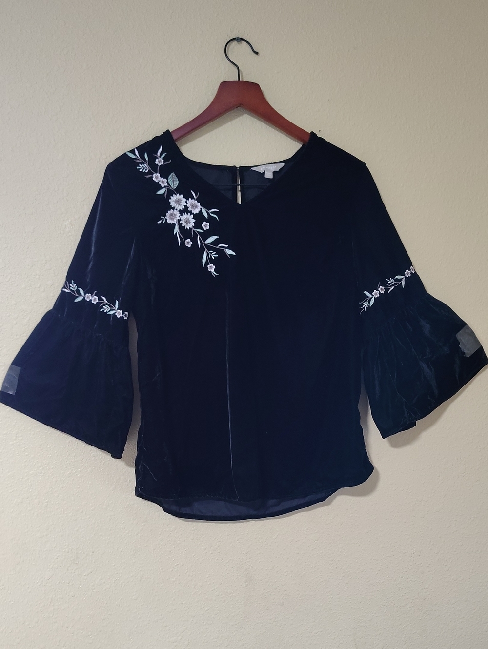 Anthology Black Velvet Embroidered Floral Bell Sleeves Top Size 8 Whimsigoth